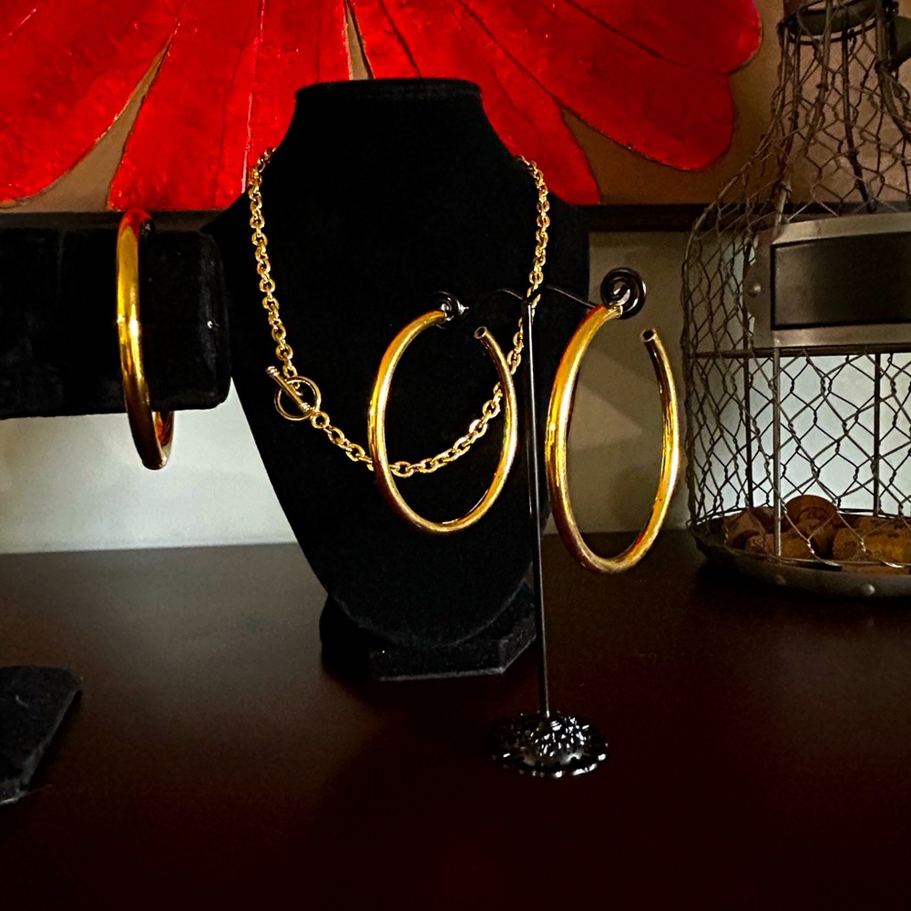 Elegant Gold TonevJewelry Set